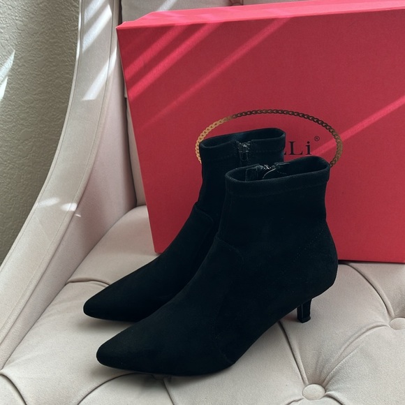 Vaneli Tale Black Punto Super SU Kitten Heel Booties (Size 6.5) - Picture 11 of 15